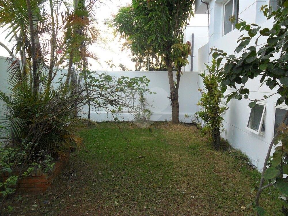 Sobrado à venda com 4 quartos, 556m² - Foto 2