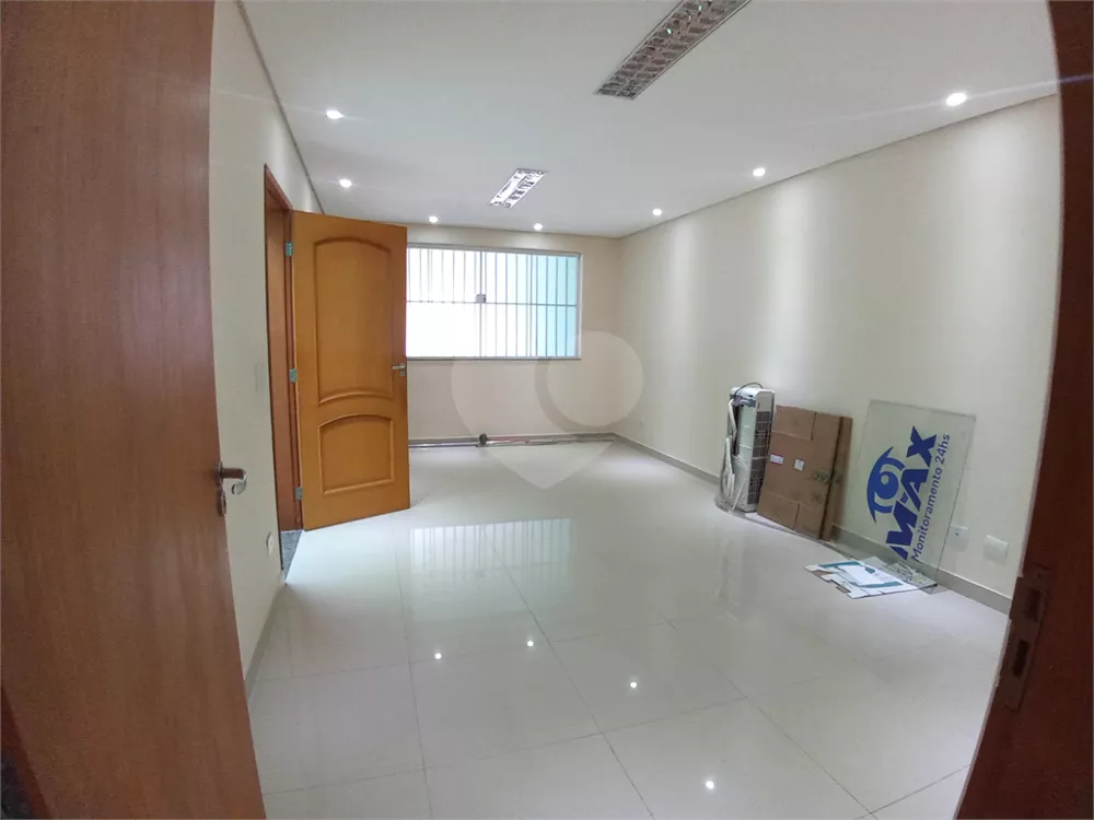 Sobrado à venda com 3 quartos, 297m² - Foto 1