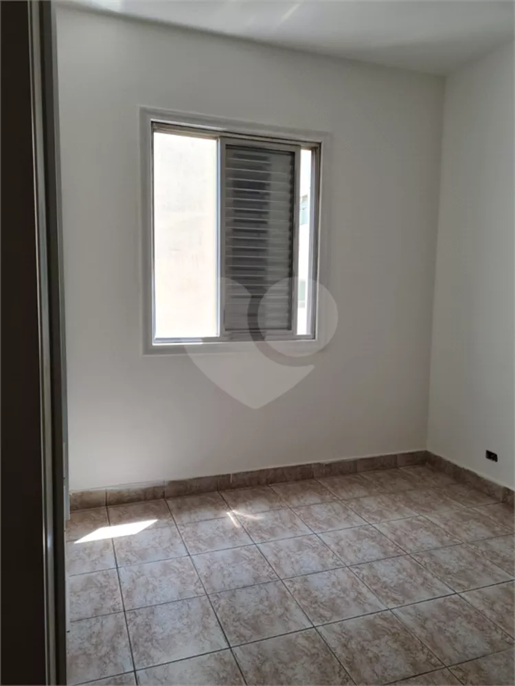 Apartamento à venda com 2 quartos, 70m² - Foto 2