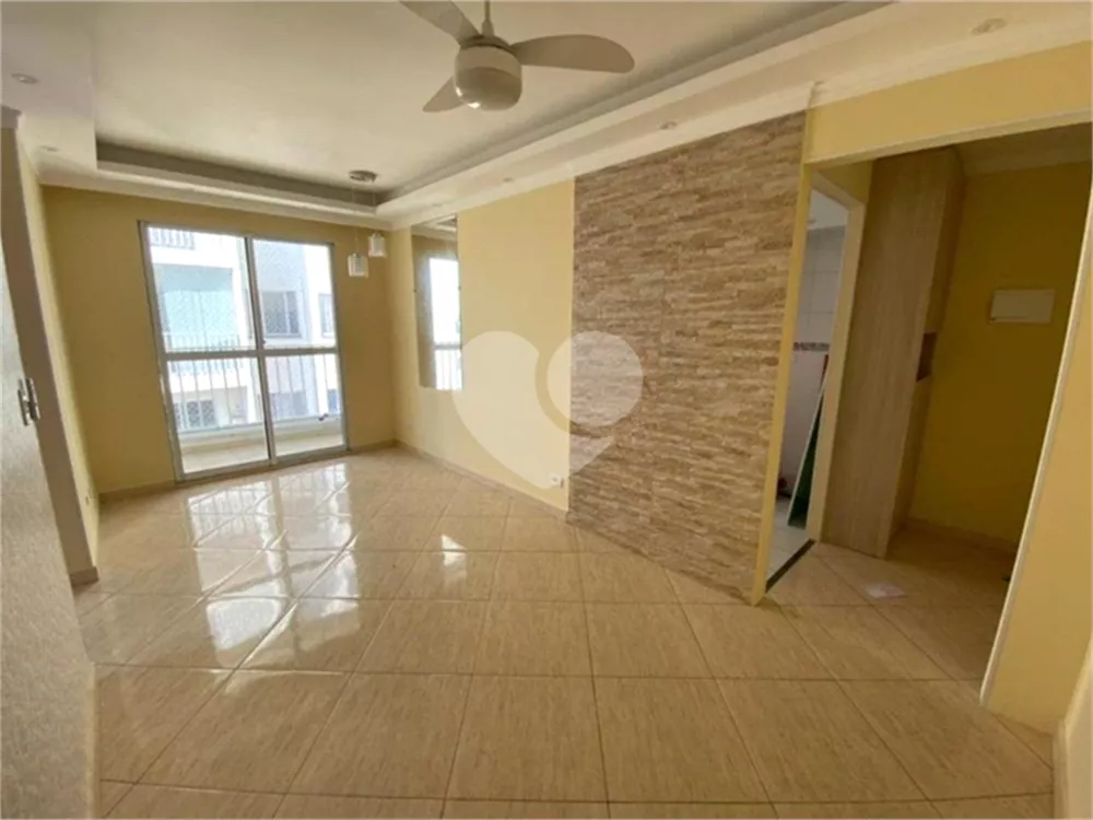 Apartamento à venda com 2 quartos, 47m² - Foto 1