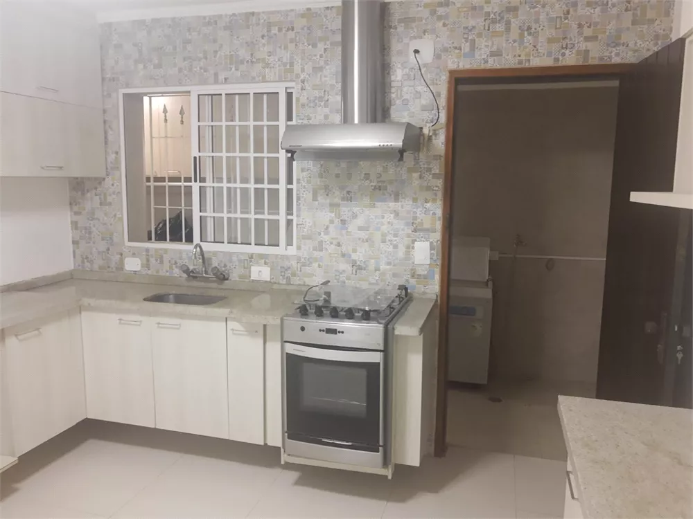 Sobrado à venda com 3 quartos, 250m² - Foto 8