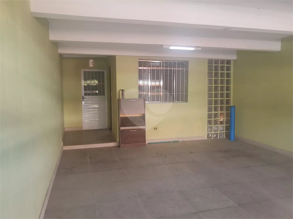 Sobrado à venda com 3 quartos, 250m² - Foto 2