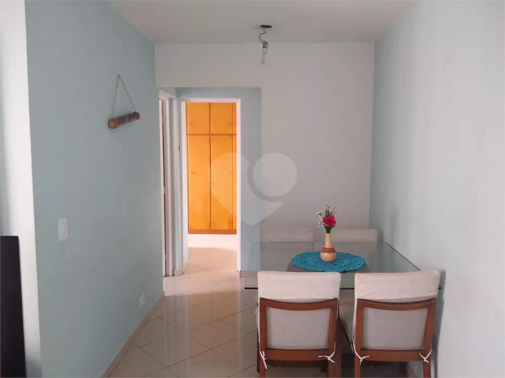 Apartamento à venda com 2 quartos, 48m² - Foto 2