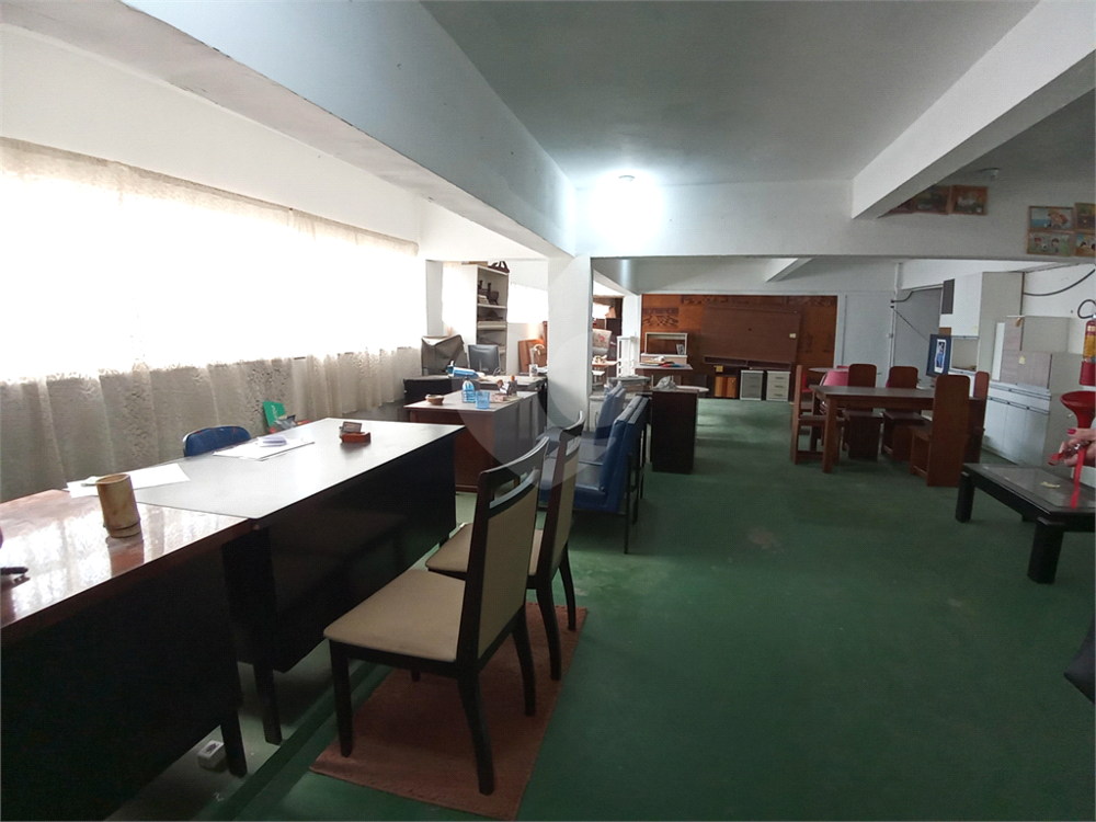 Prédio Inteiro à venda, 1800m² - Foto 2