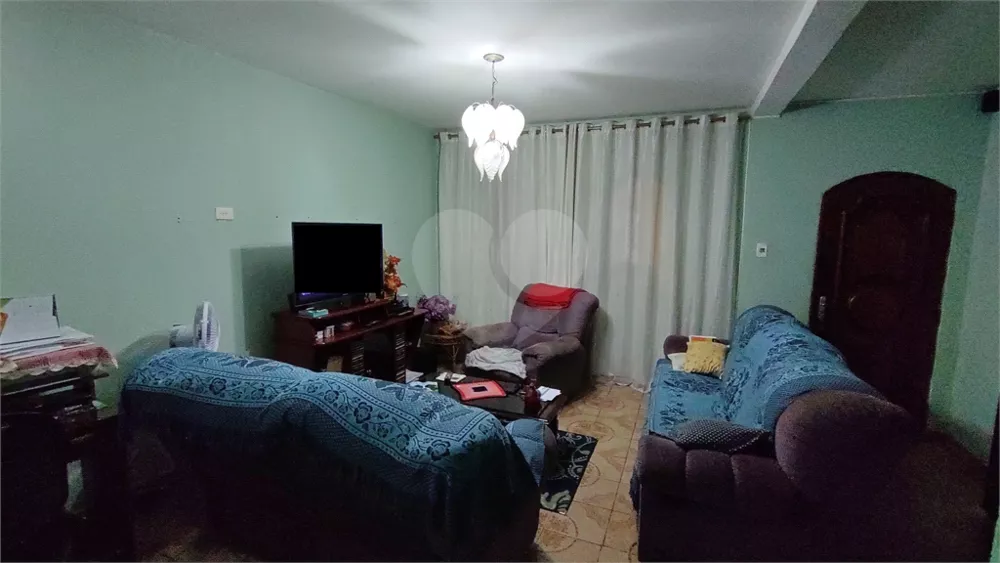 Casa à venda com 2 quartos, 120m² - Foto 1