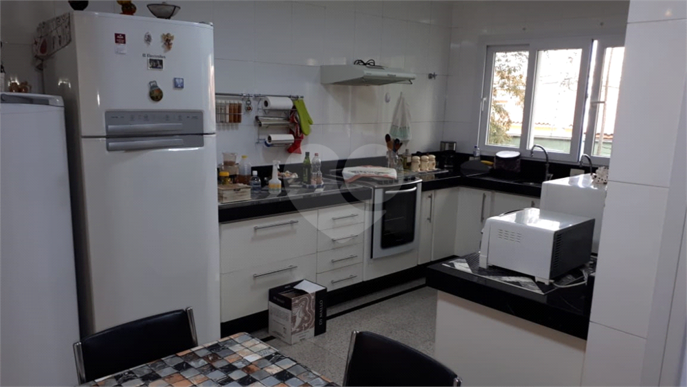 Sobrado à venda com 3 quartos, 352m² - Foto 7