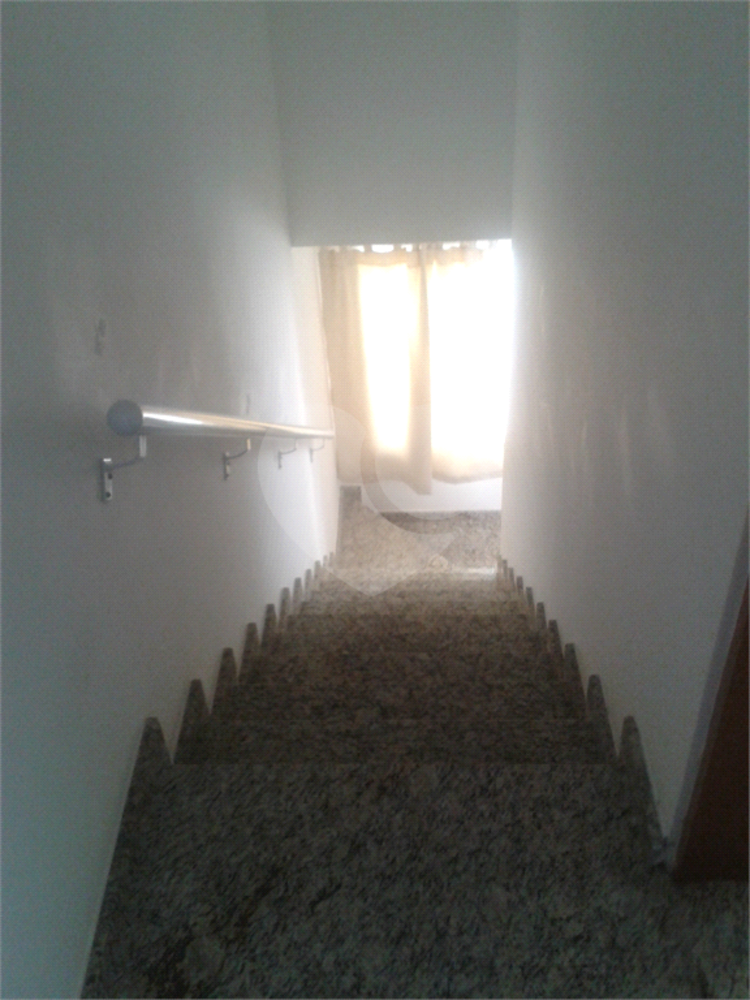Casa de Condomínio à venda e aluguel com 2 quartos, 100m² - Foto 3