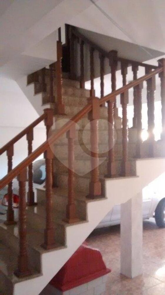 Sobrado à venda com 4 quartos, 203m² - Foto 1
