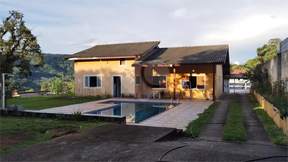 Casa à venda com 3 quartos, 260m² - Foto 2