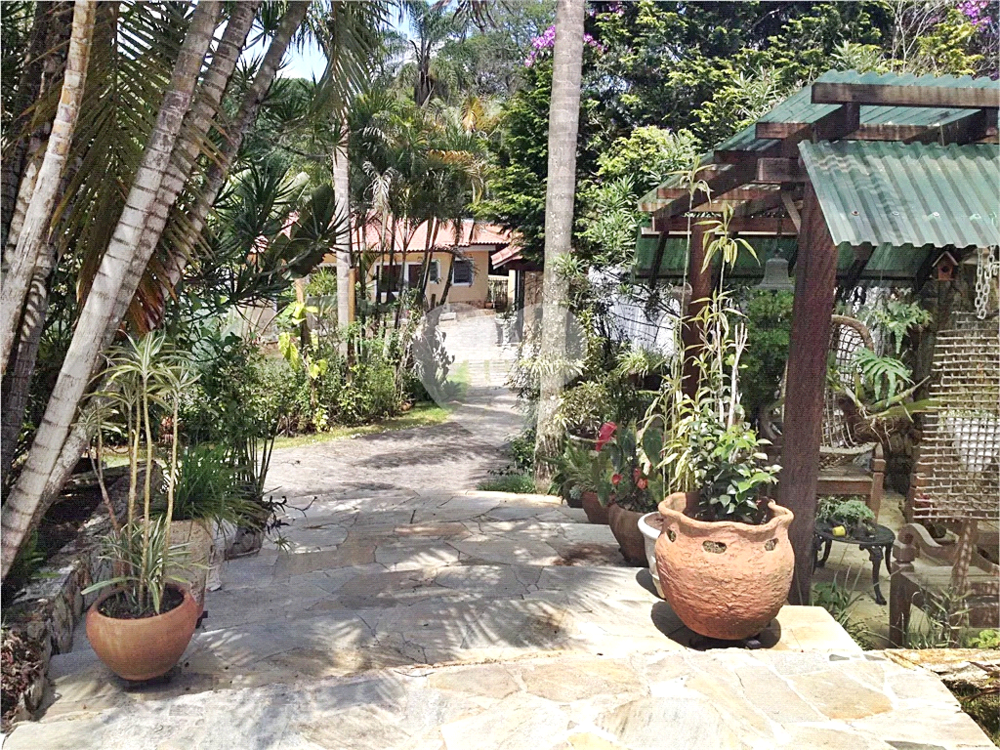Casa de Condomínio à venda com 4 quartos, 500m² - Foto 1