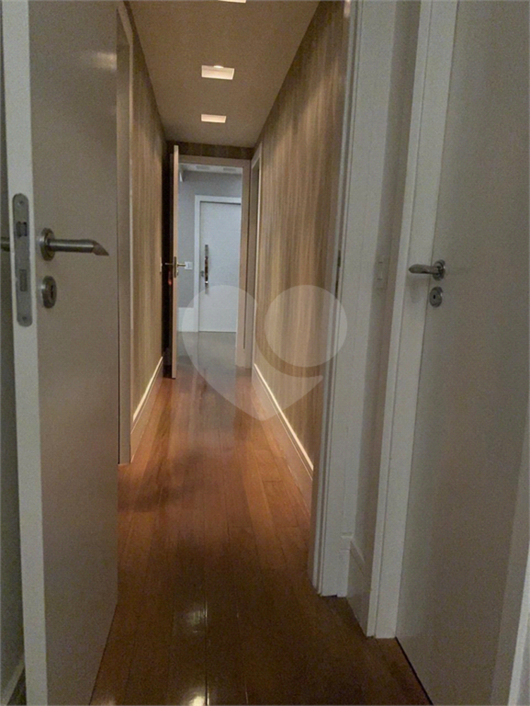 Apartamento à venda com 3 quartos, 200m² - Foto 8