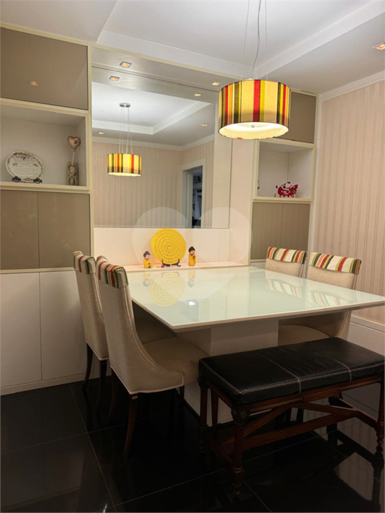Apartamento à venda com 3 quartos, 200m² - Foto 4