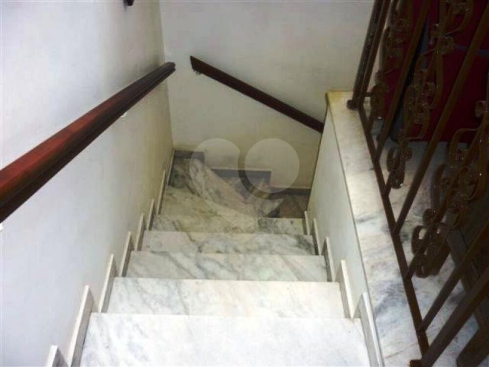Sobrado à venda com 3 quartos, 244m² - Foto 8