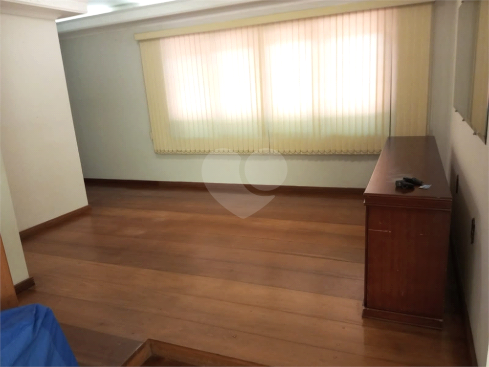 Casa de Condomínio à venda com 3 quartos, 250m² - Foto 4