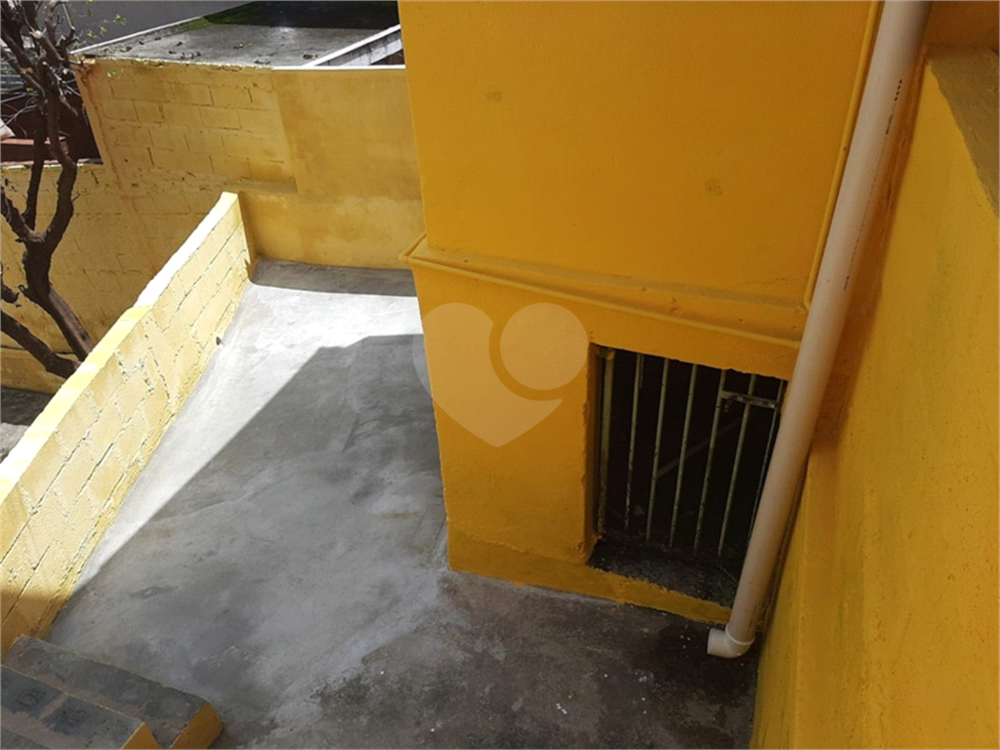 Casa à venda com 1 quarto, 100m² - Foto 2