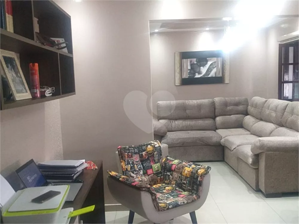 Sobrado à venda com 4 quartos, 297m² - Foto 1