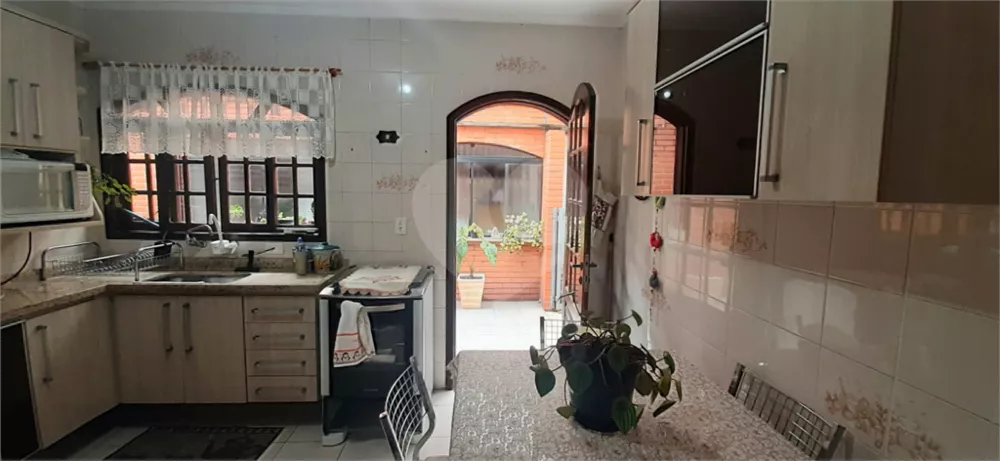 Casa à venda com 3 quartos, 264m² - Foto 3