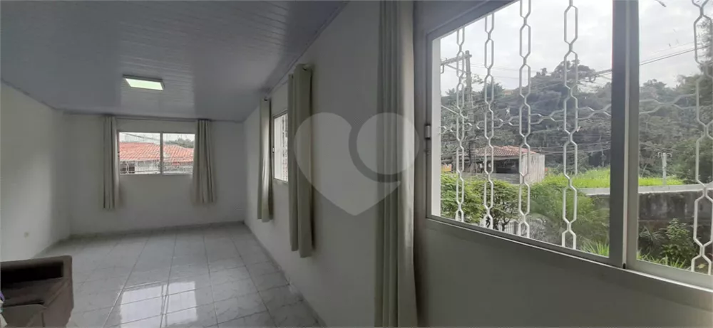 Casa à venda com 3 quartos, 264m² - Foto 2