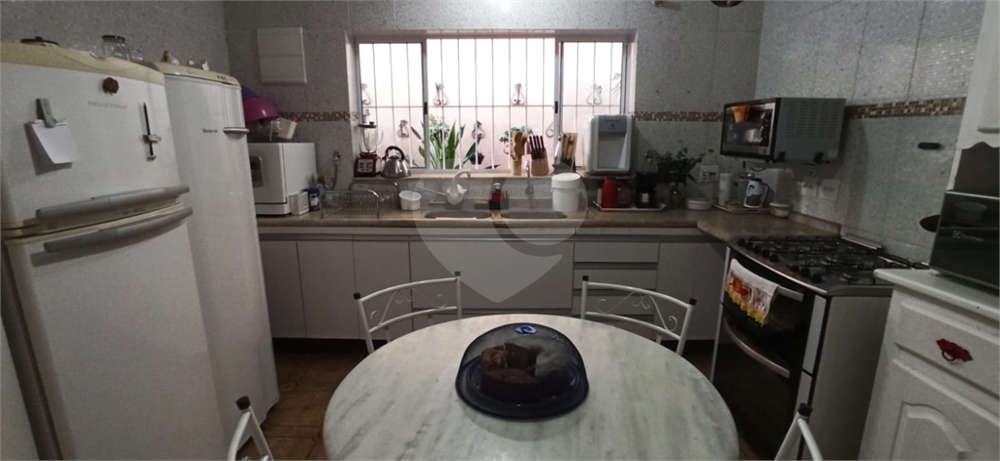 Casa à venda com 3 quartos, 202m² - Foto 7