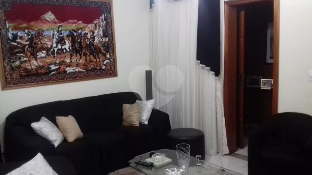 Casa à venda com 5 quartos, 191m² - Foto 4