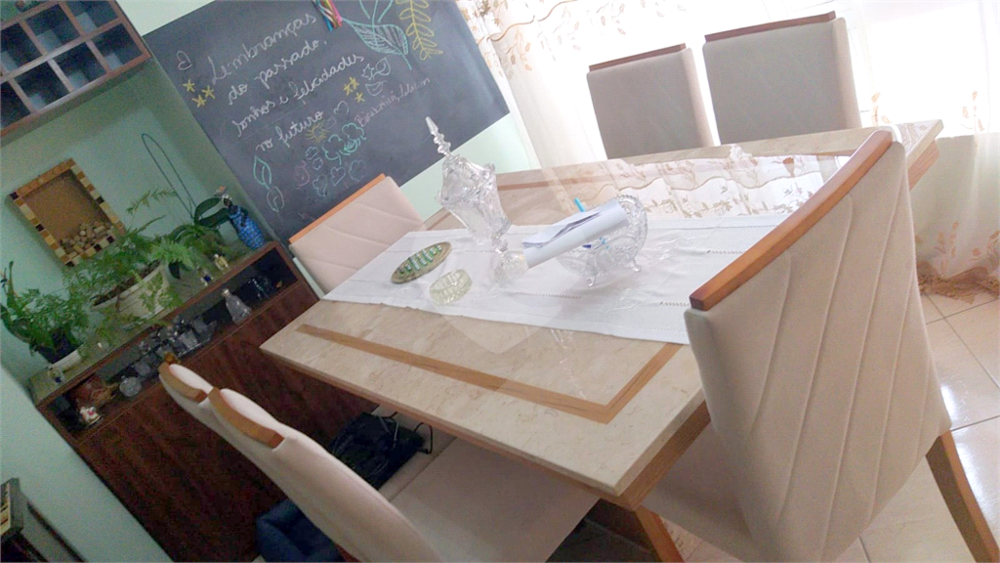 Apartamento à venda com 2 quartos, 62m² - Foto 4