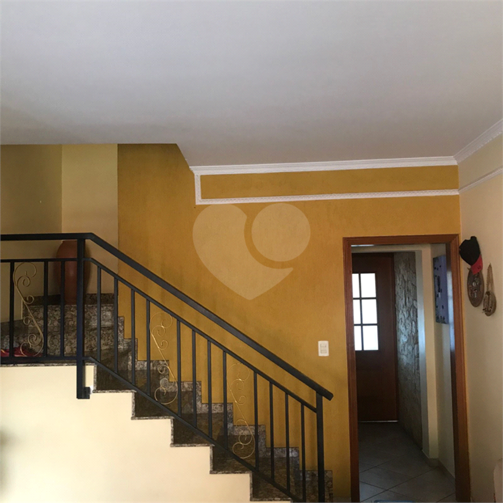 Sobrado à venda com 3 quartos, 210m² - Foto 2
