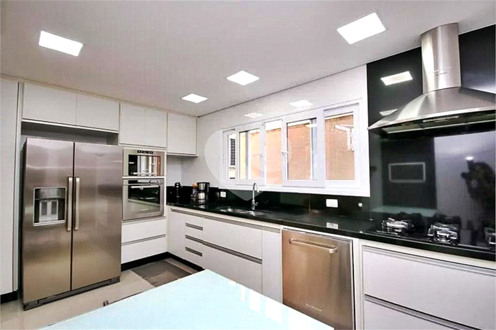 Sobrado à venda com 4 quartos, 380m² - Foto 4