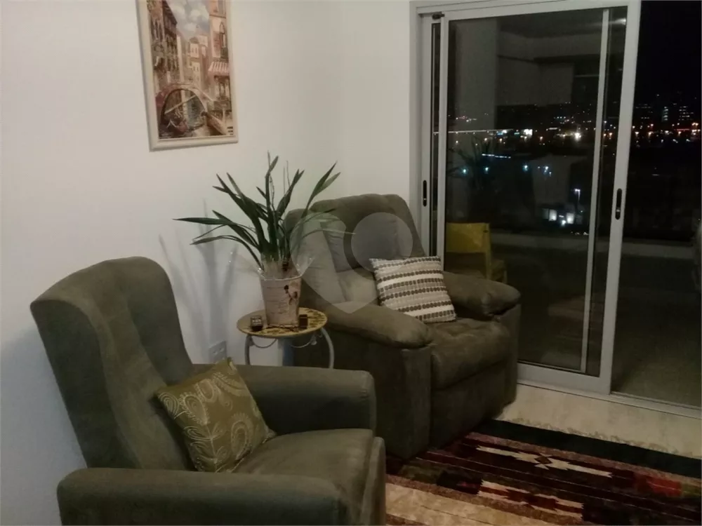 Sobrado à venda com 2 quartos, 180m² - Foto 1