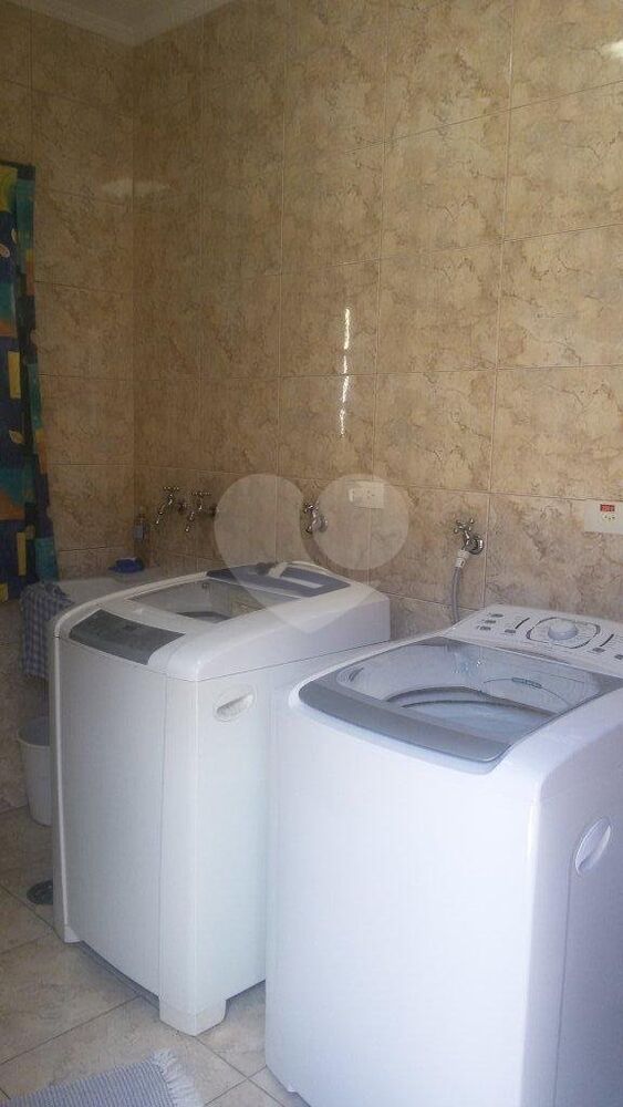 Sobrado, 3 quartos, 272 m² - Foto 1