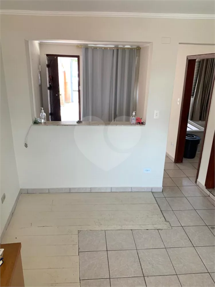 Casa à venda com 4 quartos, 200m² - Foto 2