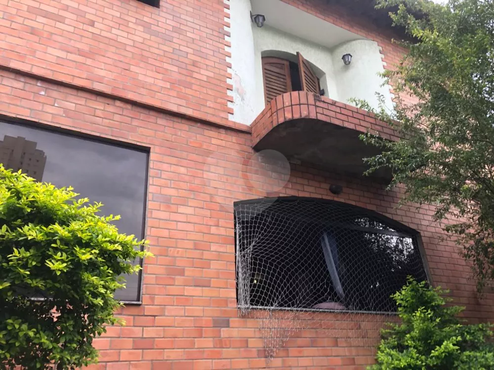 Sobrado à venda com 5 quartos, 200m² - Foto 1