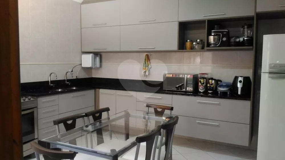 Sobrado à venda com 3 quartos, 276m² - Foto 4