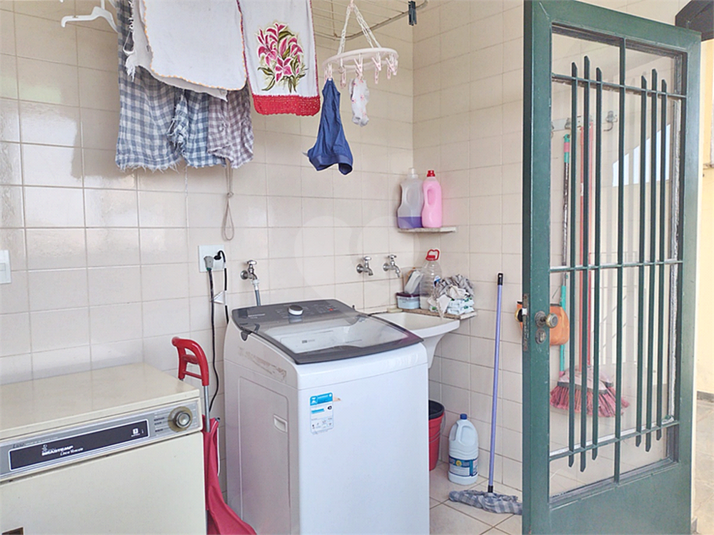 Sobrado, 3 quartos, 249 m² - Foto 2