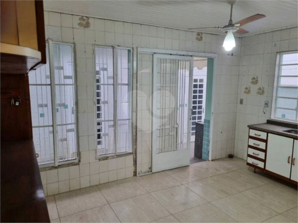Casa à venda com 2 quartos, 100m² - Foto 4