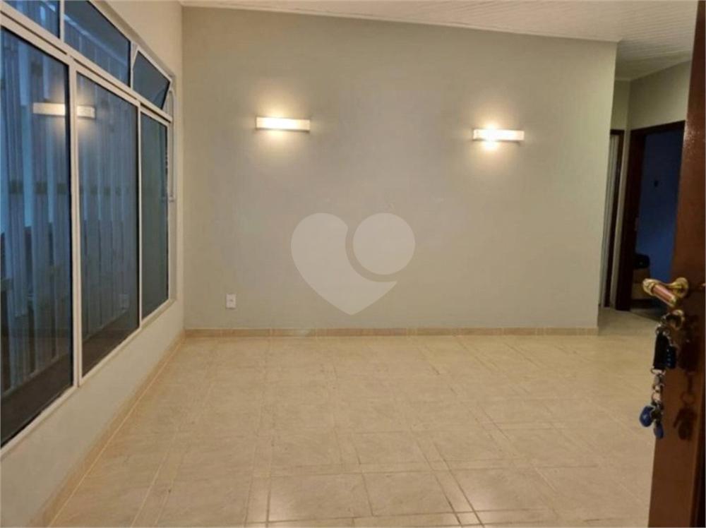 Casa à venda com 2 quartos, 100m² - Foto 3