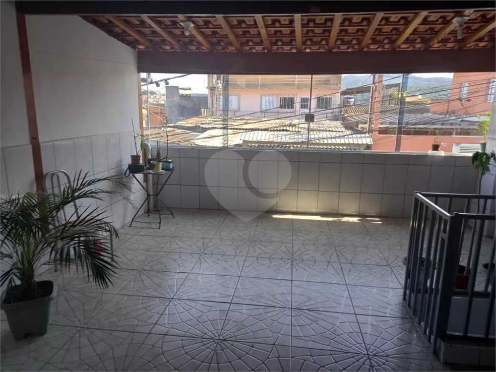 Sobrado à venda com 4 quartos, 200m² - Foto 1