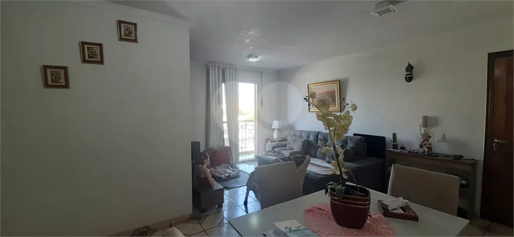 Apartamento à venda com 2 quartos, 65m² - Foto 3