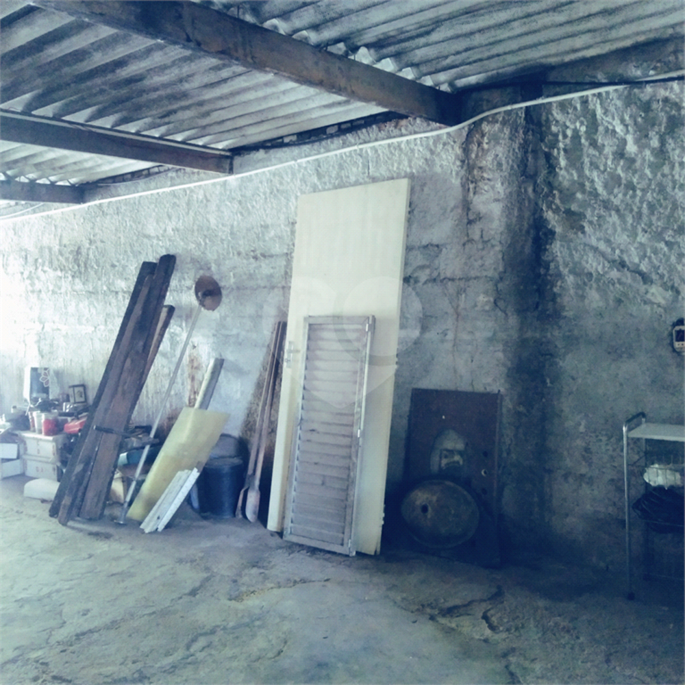 Terreno à venda com 2 quartos, 572m² - Foto 1
