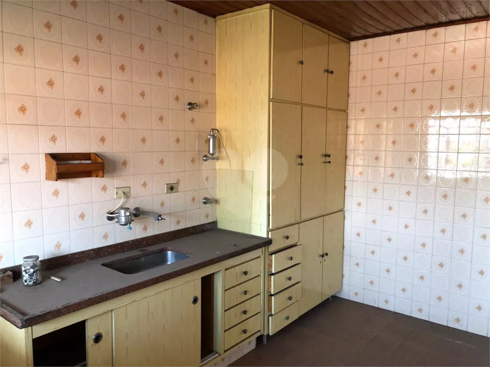 Casa à venda com 1 quarto, 250m² - Foto 3