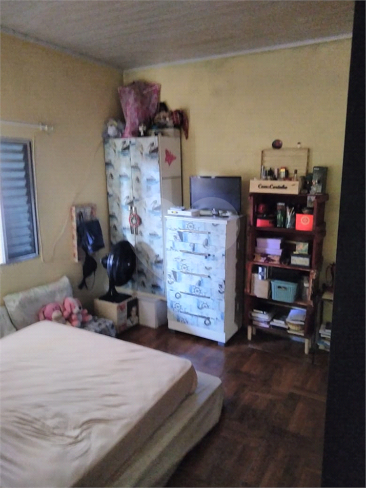 Casa à venda com 2 quartos, 70m² - Foto 4