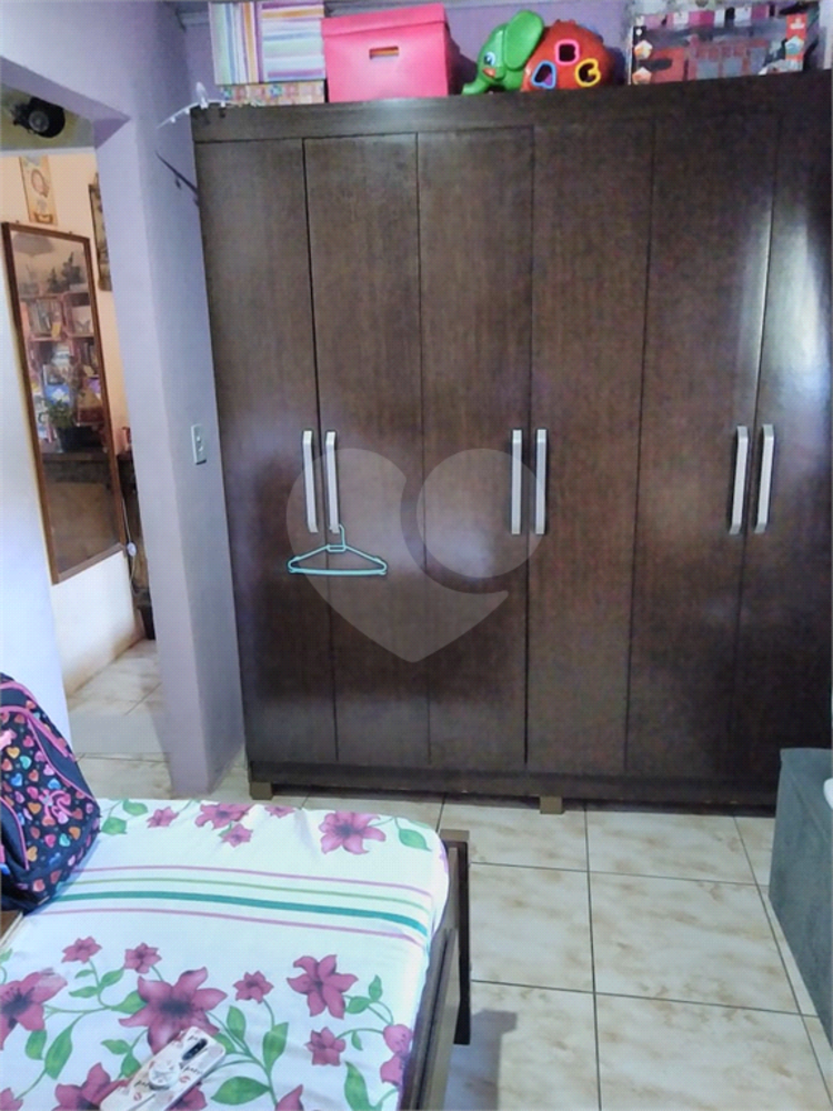 Casa à venda com 2 quartos, 70m² - Foto 3