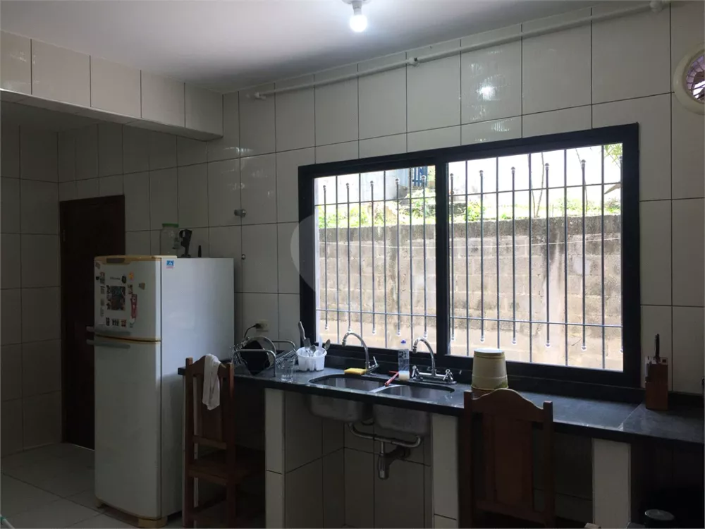 Casa à venda com 3 quartos, 235m² - Foto 4