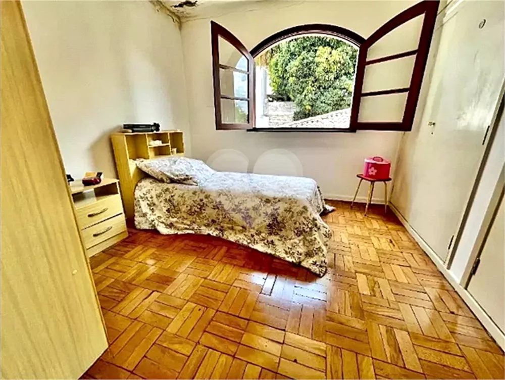 Casa à venda com 4 quartos, 220m² - Foto 31