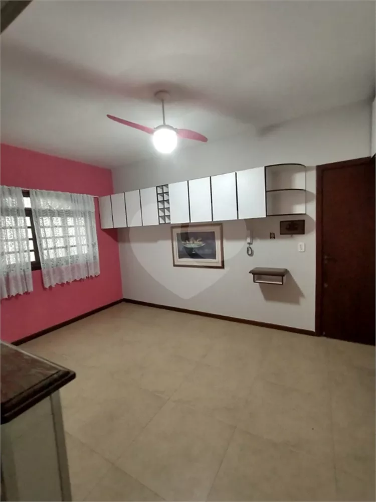 Casa à venda com 3 quartos, 247m² - Foto 2