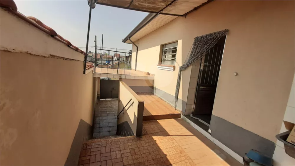 Casa à venda com 2 quartos, 250m² - Foto 2