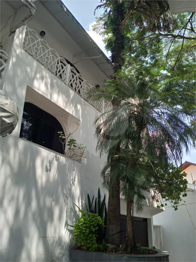Sobrado à venda com 6 quartos, 988m² - Foto 1