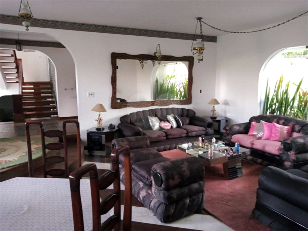 Sobrado à venda com 6 quartos, 988m² - Foto 2