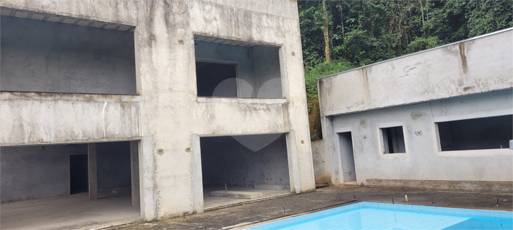 Casa de Condomínio à venda com 3 quartos, 680m² - Foto 2
