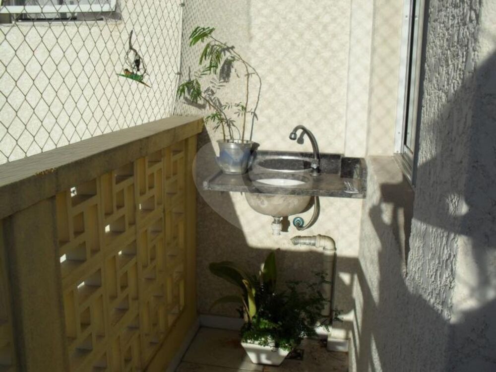 Apartamento à venda com 3 quartos, 75m² - Foto 4