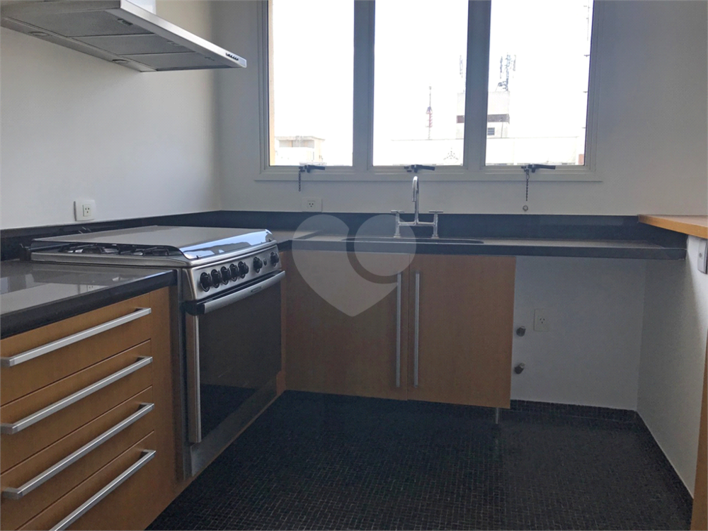 Apartamento à venda e aluguel com 3 quartos, 213m² - Foto 2
